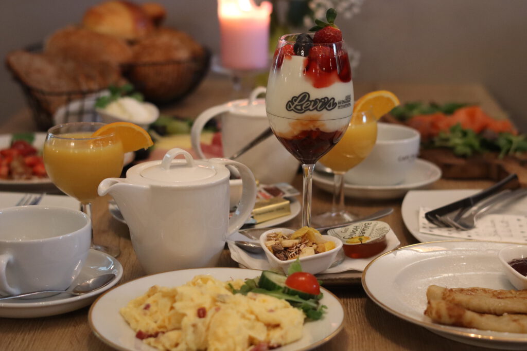 Fruehstueck-Levis-Restaurant-Stadtmitte-Borken-02